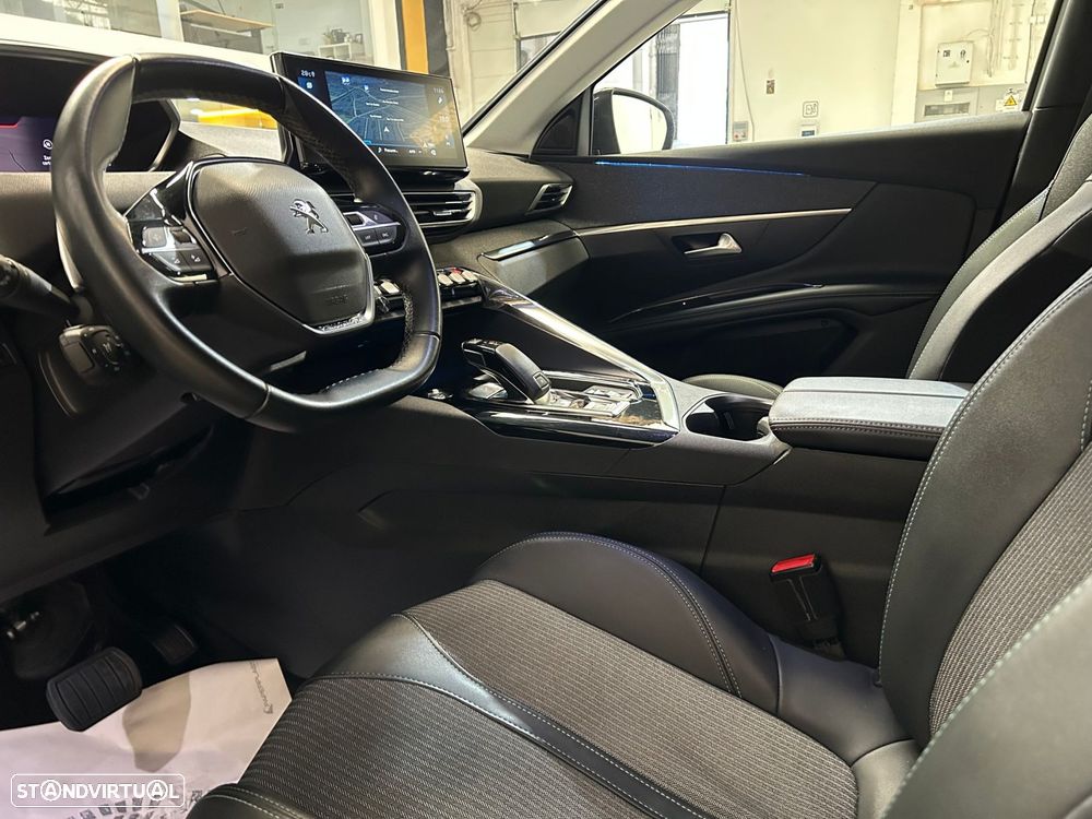 Peugeot 3008 1.2 PureTech Allure EAT8 - 43