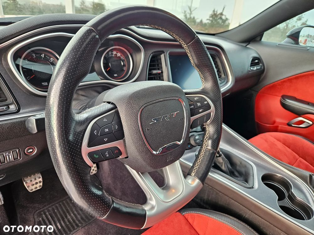 Dodge Challenger - 9