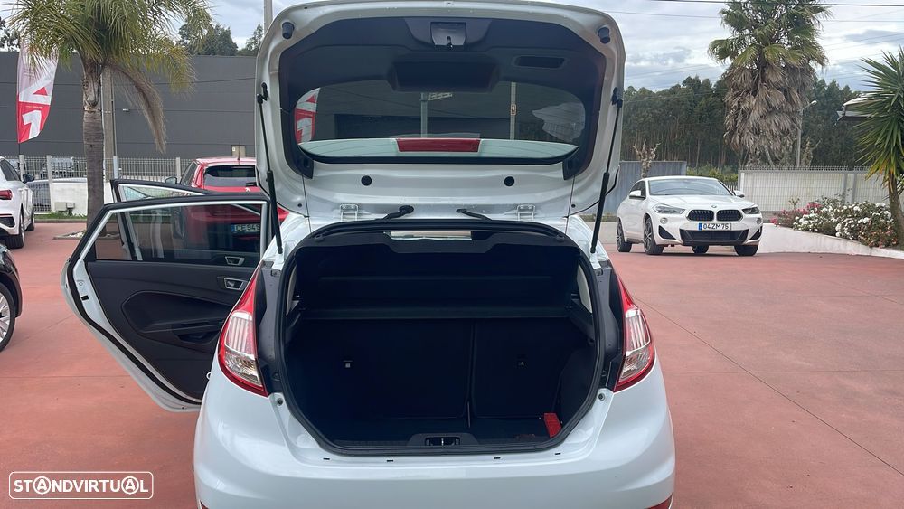 Ford Fiesta 1.0 EcoBoost S&S TITANIUM - 17