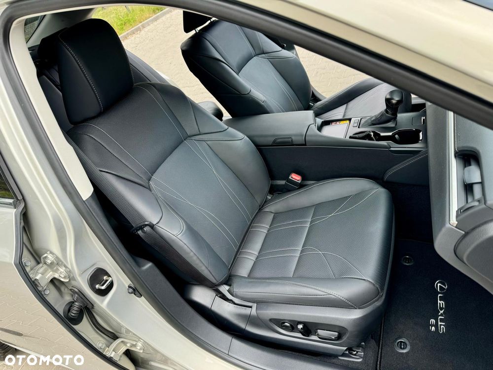 Lexus ES 300h Prestige - 10