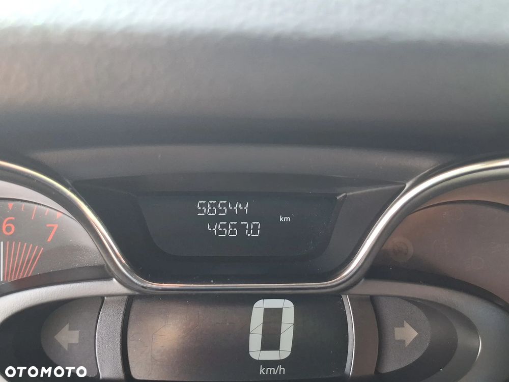 Renault Captur - 23