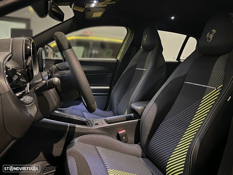 Abarth 600e 54 kWh Turismo - 15