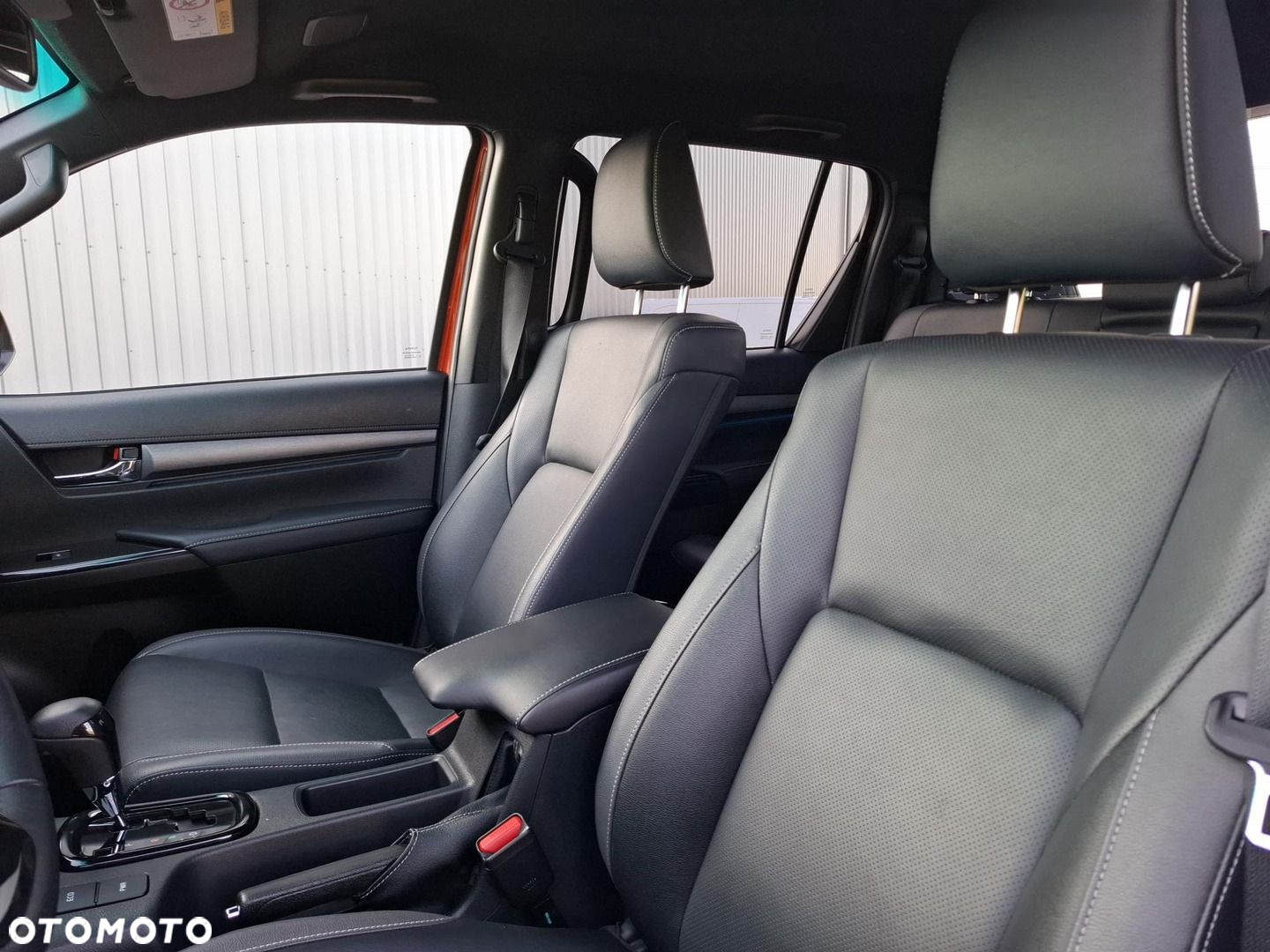 Toyota Hilux 2.8 D-4D Double Cab Invincible Sport 4x4 - 14