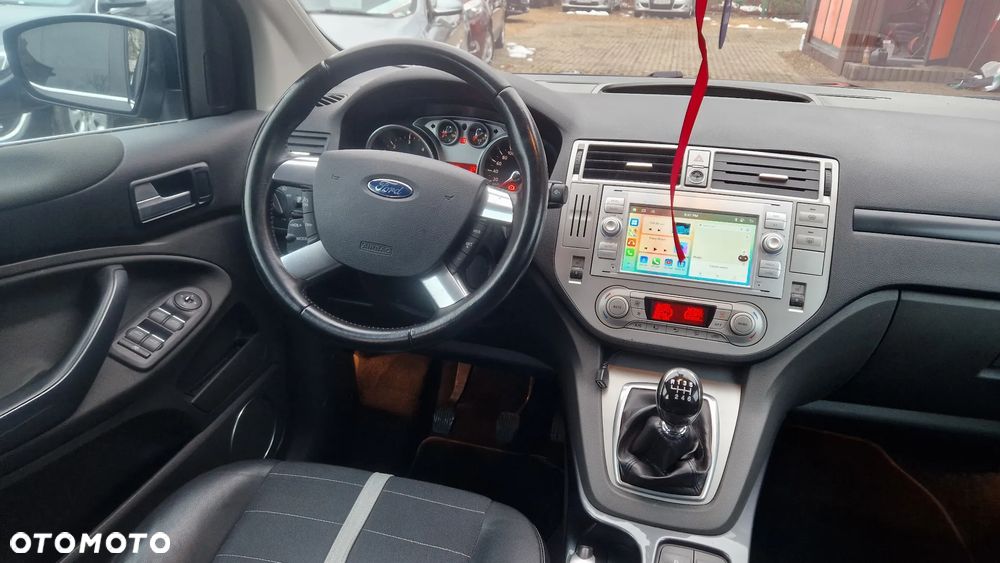 Ford Kuga 2.0 TDCi 2x4 Titanium - 24