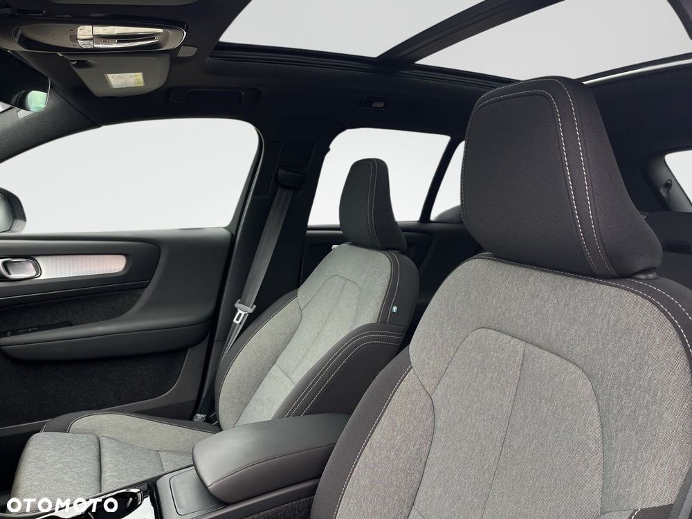 Volvo XC 40 B3 Ultra Dark - 13