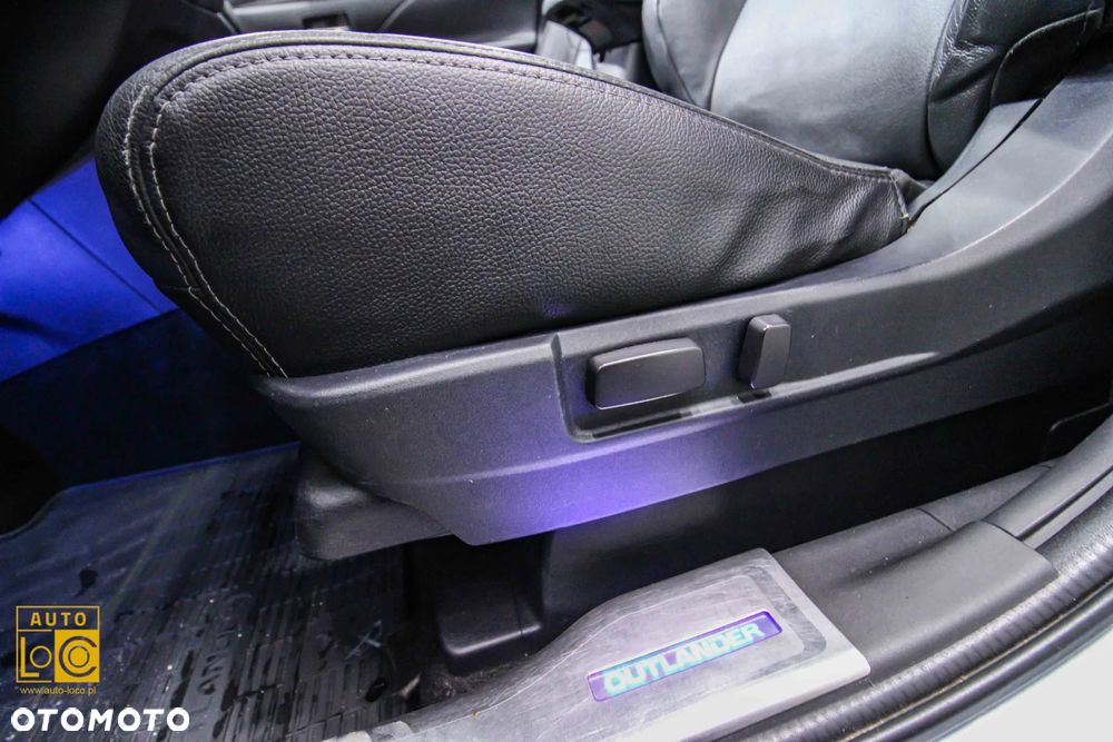 Mitsubishi Outlander 2.0 Instyle Navi 4WD CVT - 30