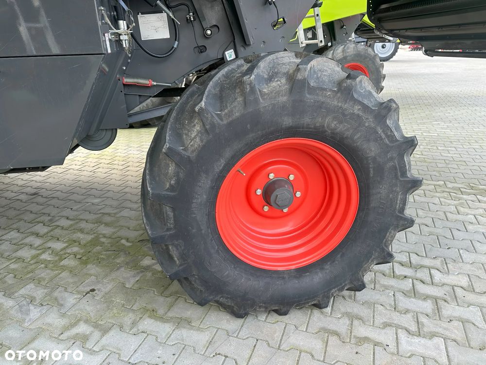 Claas TUCANO 440 - 8