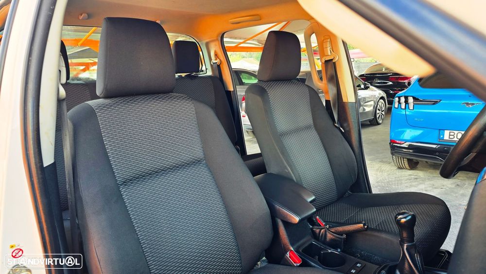 Toyota Hilux 2.4 D-4D 2WD CD Tracker - 12