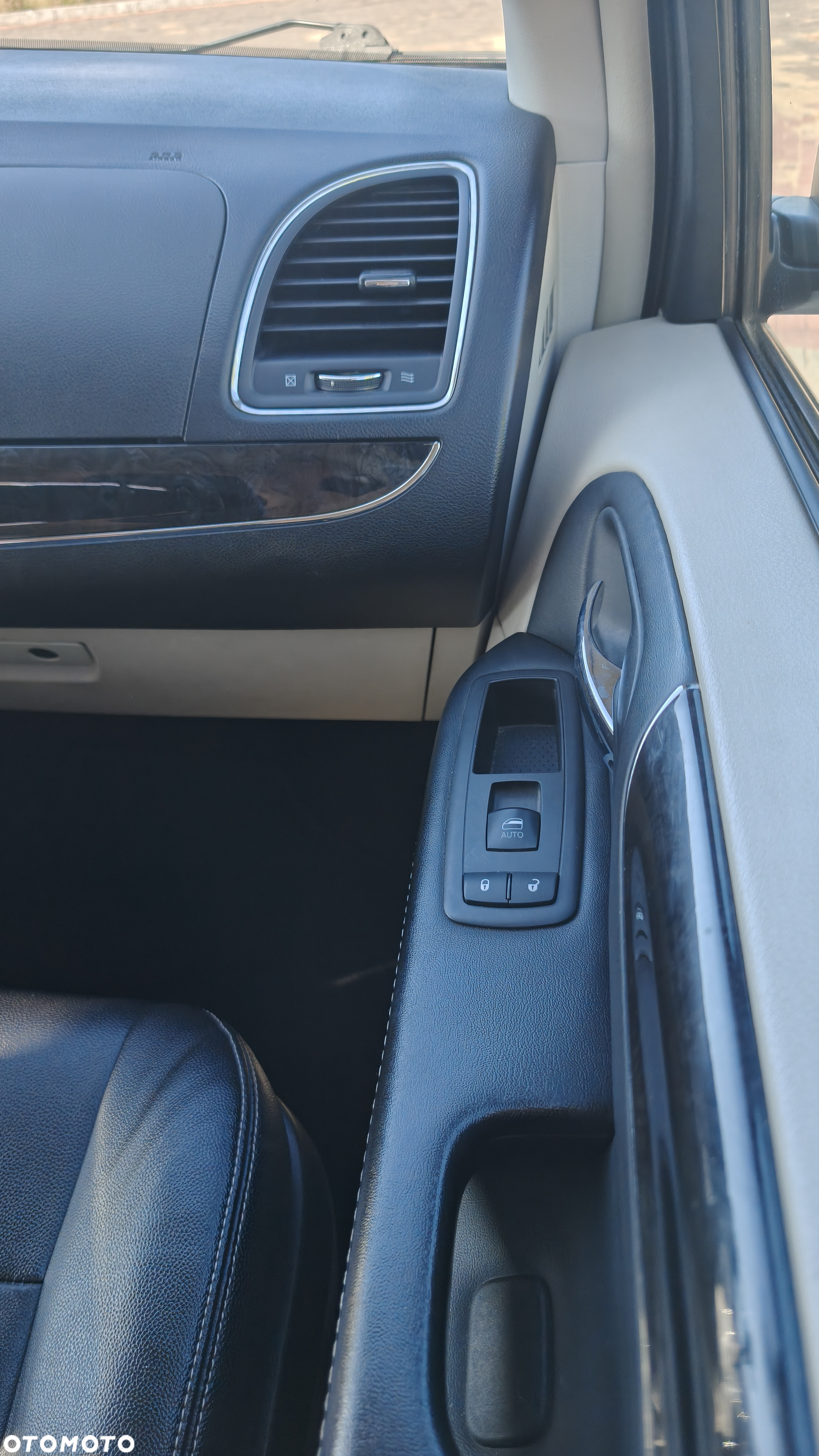 Chrysler Town & Country 3.6 Touring - 21