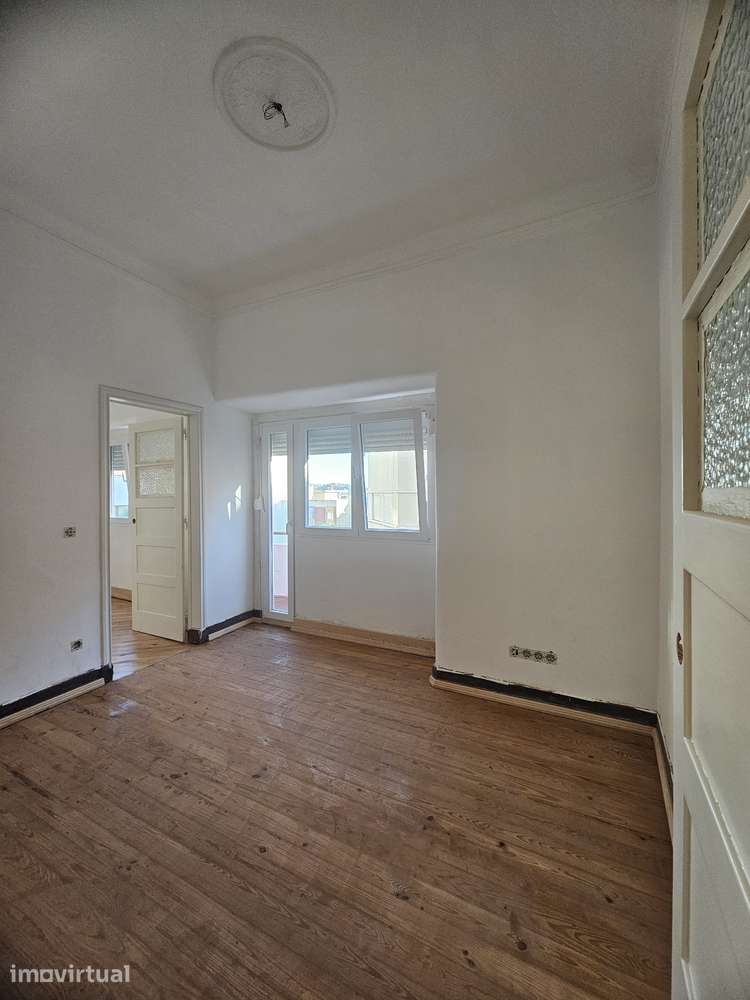 Apartamento T3 totalmente remodelado – Arrendamento com contrato - Grande imagem: 4/14
