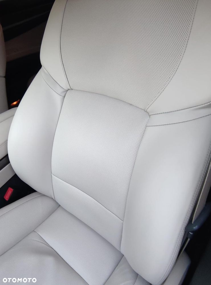 BMW Seria 7 740d - 14