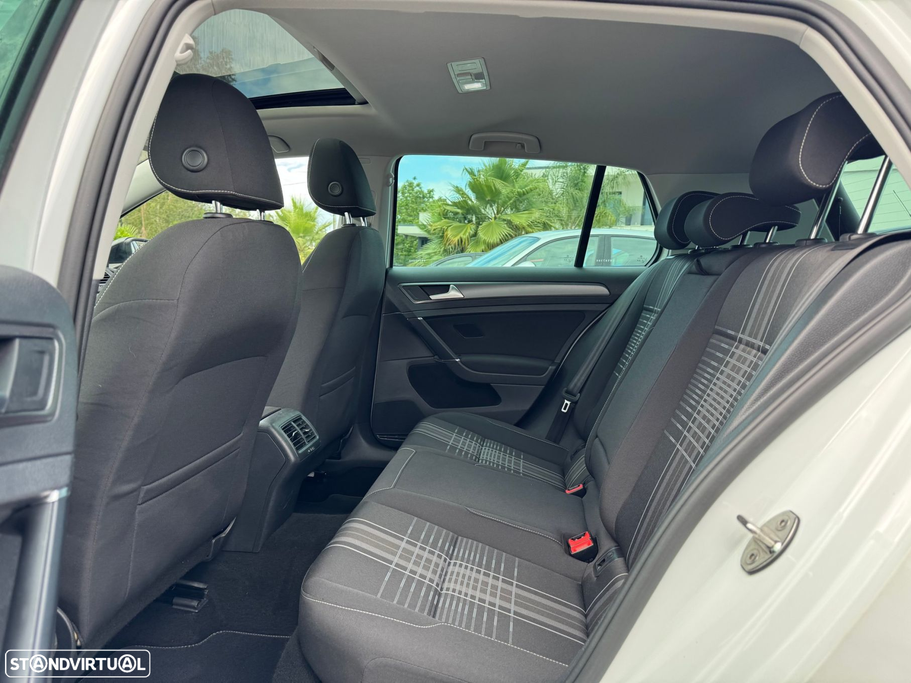 VW Golf 1.2 TSi BlueMotion Lounge - 28