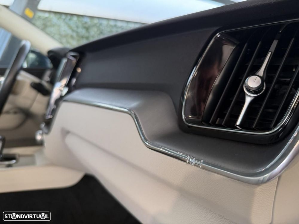 Volvo XC 60 2.0 T6 PHEV Inscription Expression AWD - 12