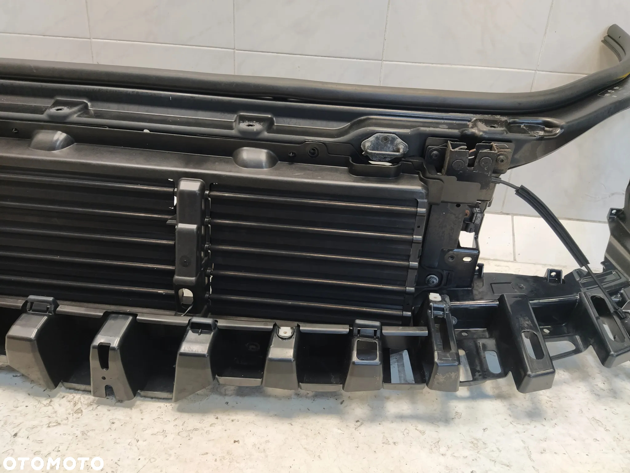 RANGE ROVER SPORT L494 PAS PRZEDNI WZMOCNIENIE ZAMKI LINKA MASKI CZUJNIKI ZDERZENIOWE TRĄBKA KLAKSON ROLETA ŻALUZJA KIEROWNICA POWIETRZA MOCOWANIE KOMPLET ORYGINAŁ - 5