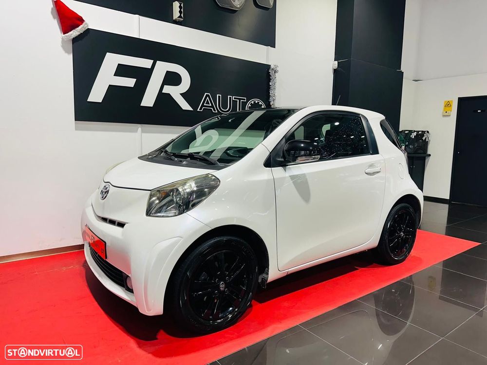 Toyota iQ 1.4 D-4D 2 EP+NAVI+Bluetooth - 2