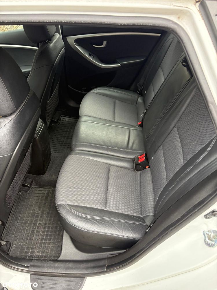 Hyundai i30 blue 1.6 CRDi DCT Trend - 9