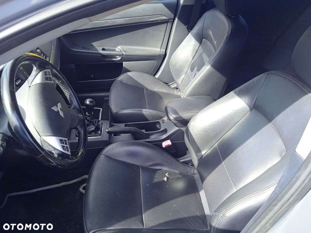 Fotel Kierowcy Pasażera Kanapa Mitsubishi Lancer X - 1