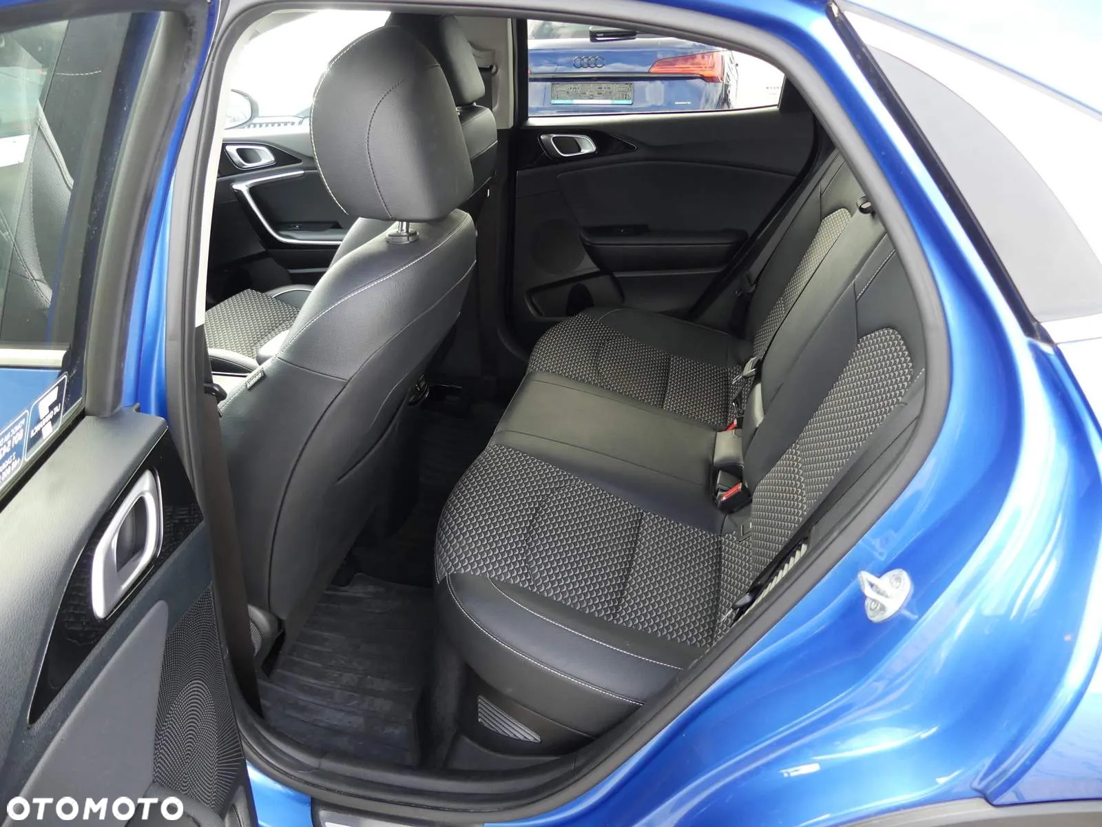 Kia XCeed - 10