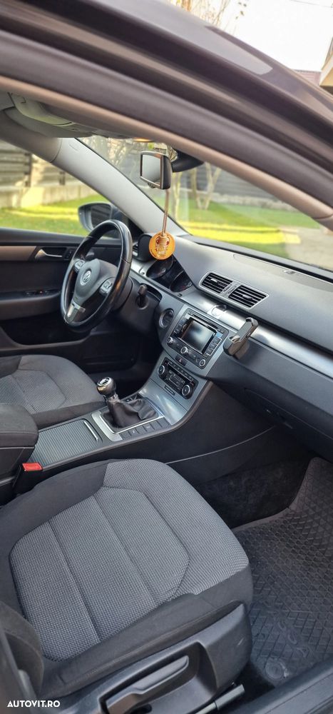 Volkswagen Passat - 18