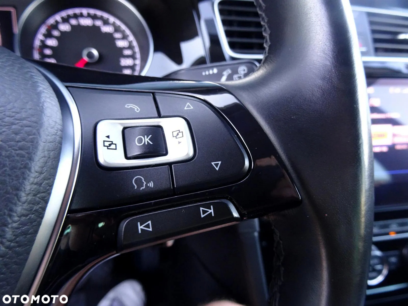 Volkswagen Golf Variant 2.0 TDI SCR Highline - 26