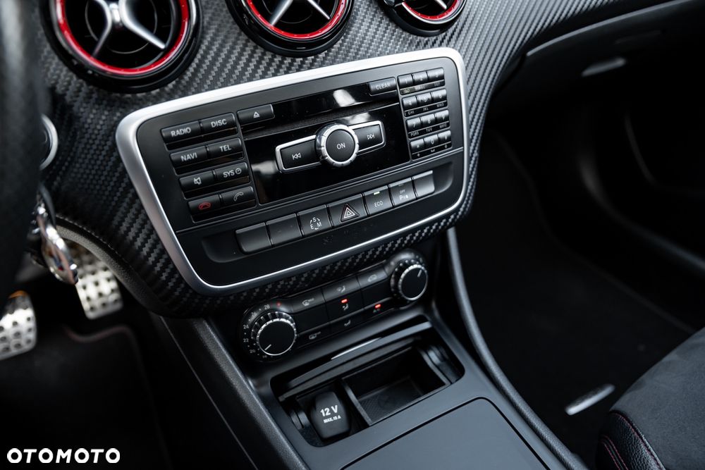 Mercedes-Benz Klasa A 250 4Matic 7G-DCT AMG Line - 37