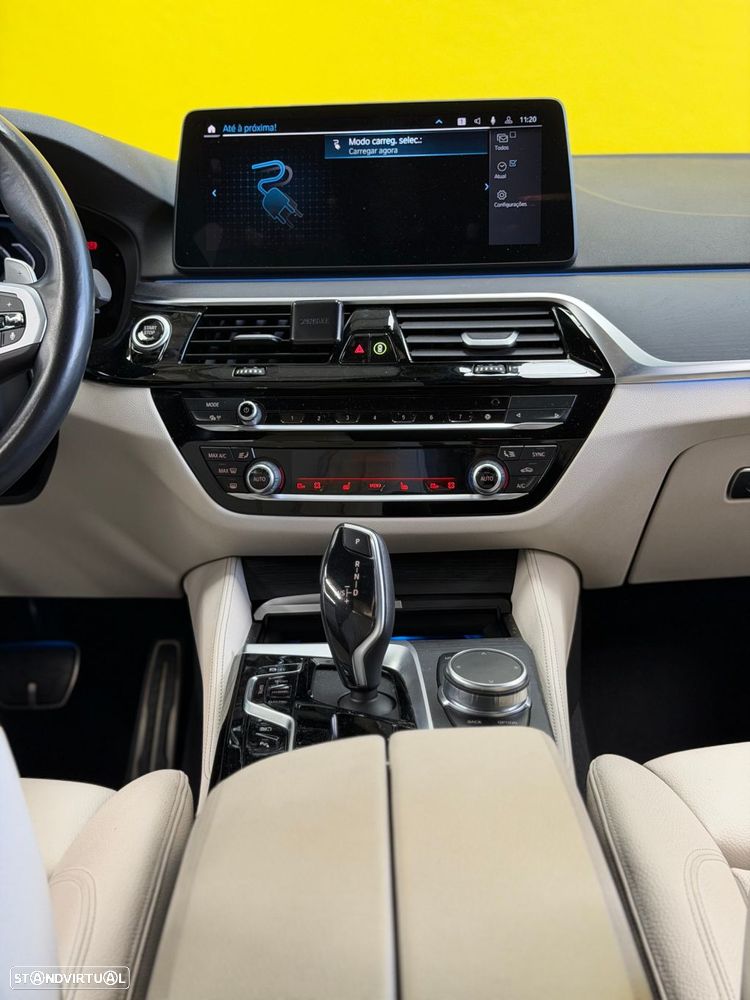 BMW 530 e Pack 50 anos M - 37