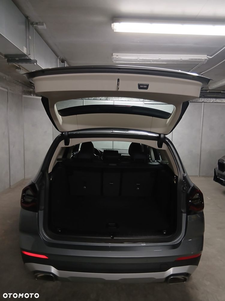 BMW X3 xDrive20d mHEV - 24