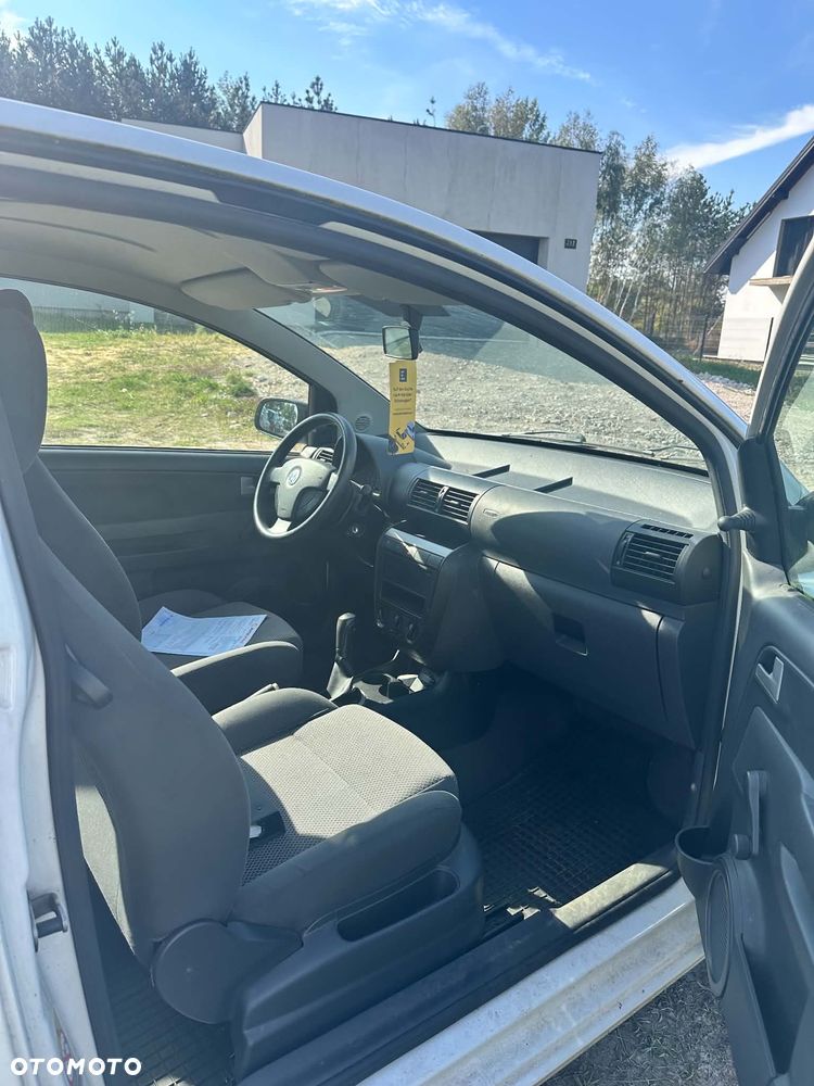 Volkswagen Fox 2011 photo 5