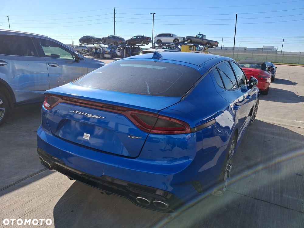 Kia Stinger - 4