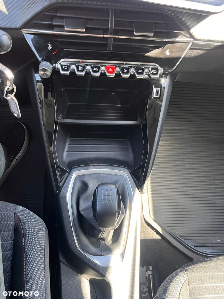 Peugeot 208 1.2 PureTech Active Pack S&S - 17