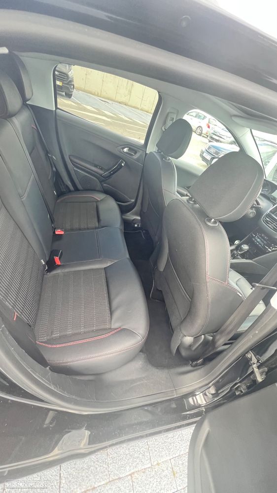 Peugeot 208 1.2 PureTech GT Line EAT6 - 6