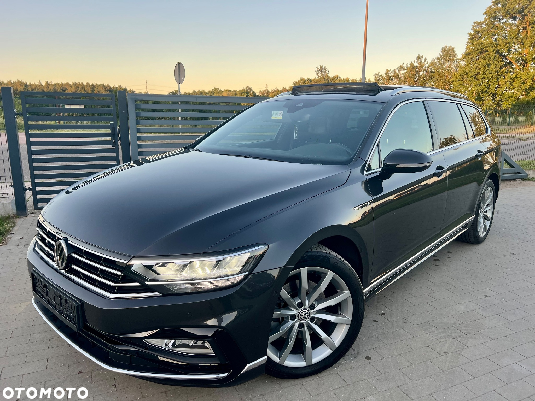 Volkswagen Passat 2.0 TDI SCR R-Line Plus DSG - 2