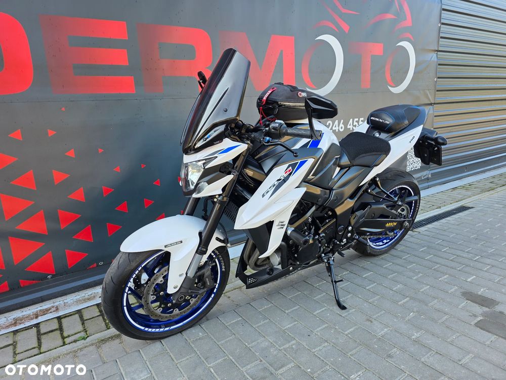 Suzuki GSX - 32