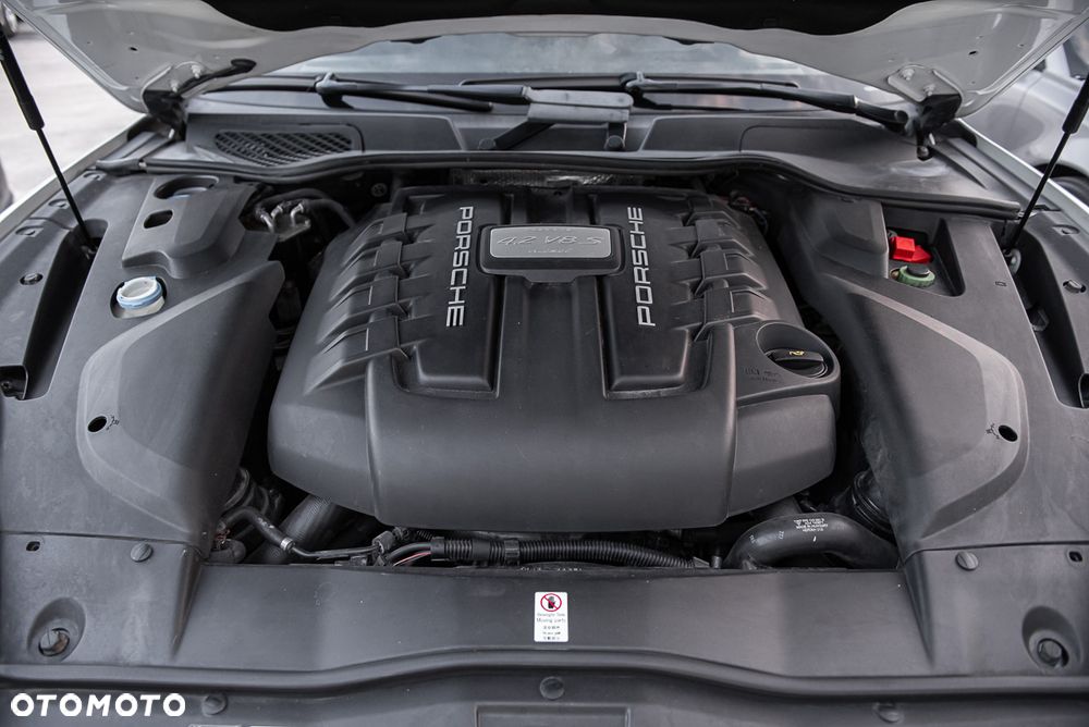 Porsche Cayenne S Diesel Platinum Edition - 38