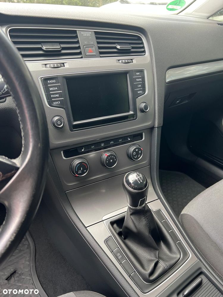 Volkswagen Golf 1.2 TSI BMT Start - 11