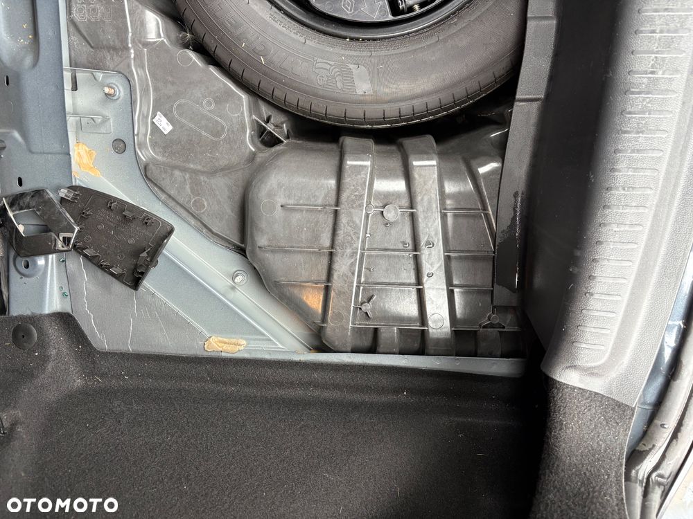 Renault Megane TCe 140 GPF EDC INTENS - 13