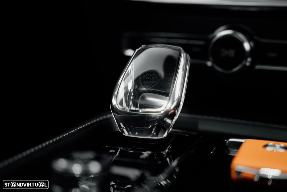 Volvo S60 T8 Recharge AWD Polestar Engineered - 13