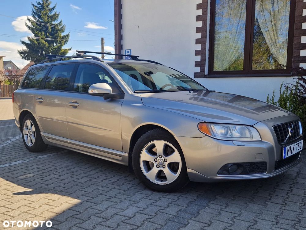 Volvo V70 2.5T Summum - 2