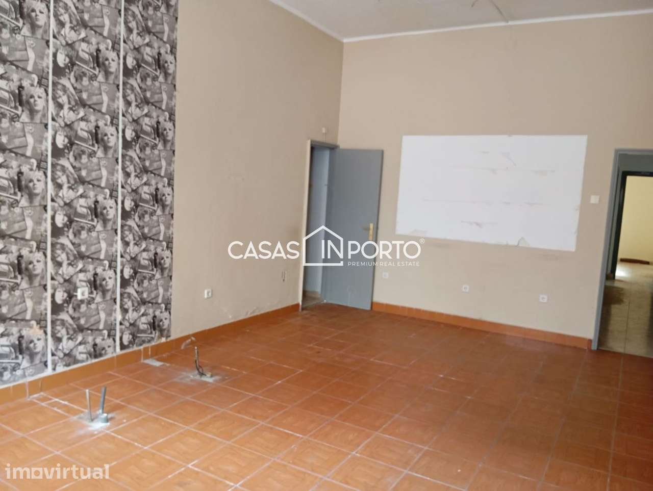 Prédio com Projecto Aprovado no Coração do Porto - Grande imagem: 2/30