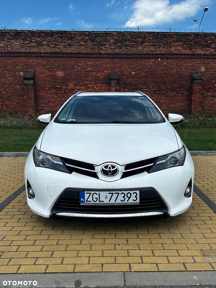 Toyota Auris 2.0 D-4D Comfort - 2