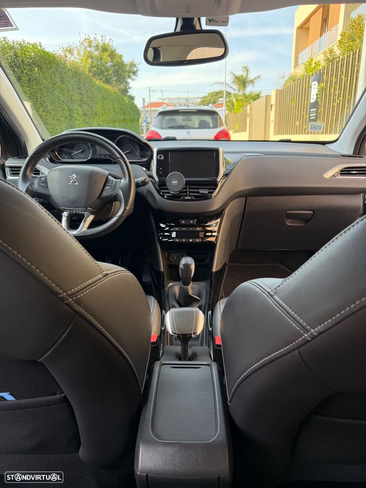 Peugeot 2008 1.2 PureTech Style - 6