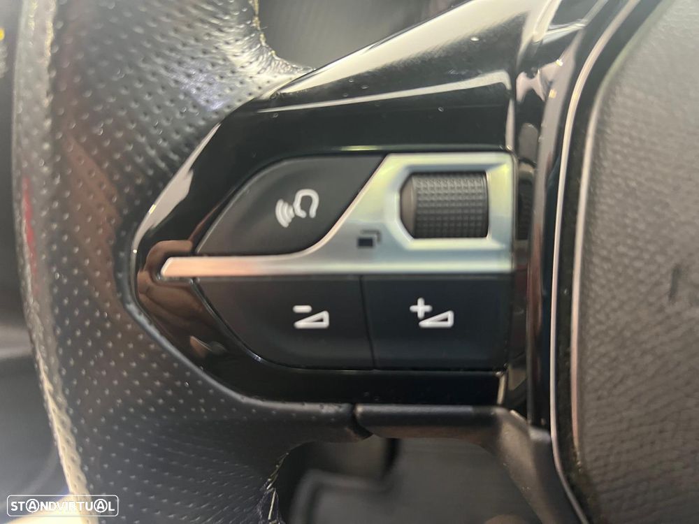 Peugeot e-208 50 kWh GT Line - 27