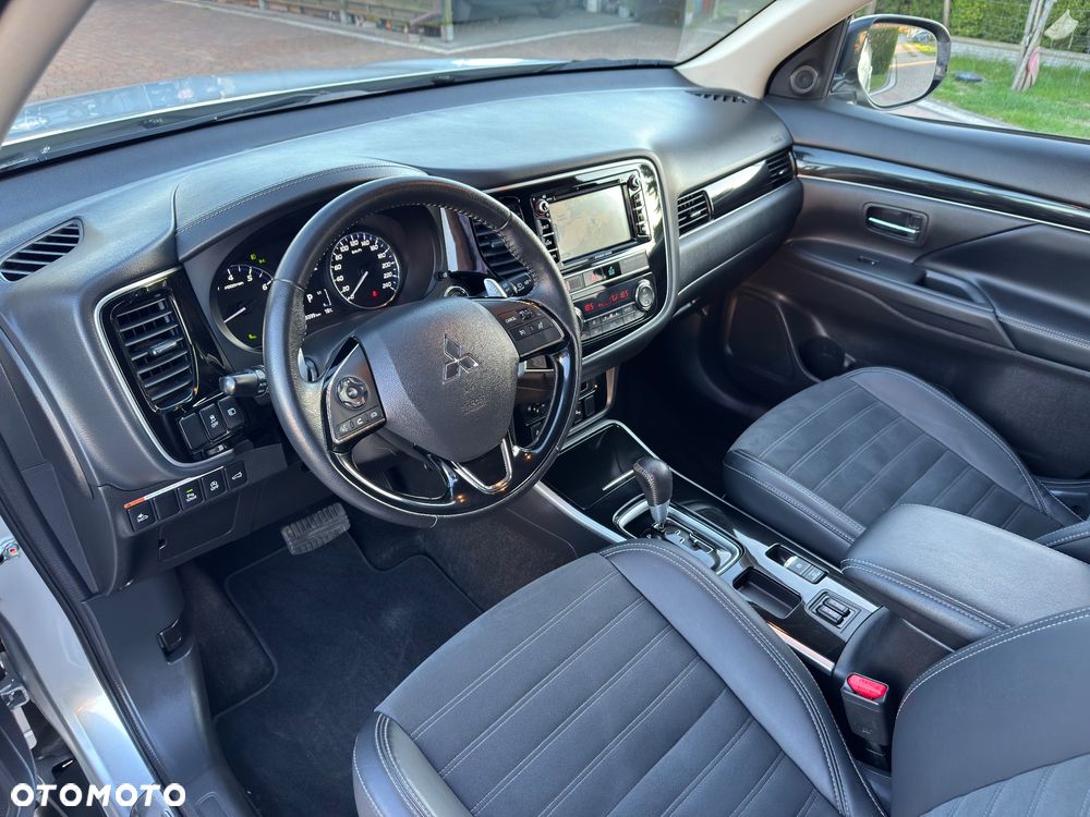 Mitsubishi Outlander - 35