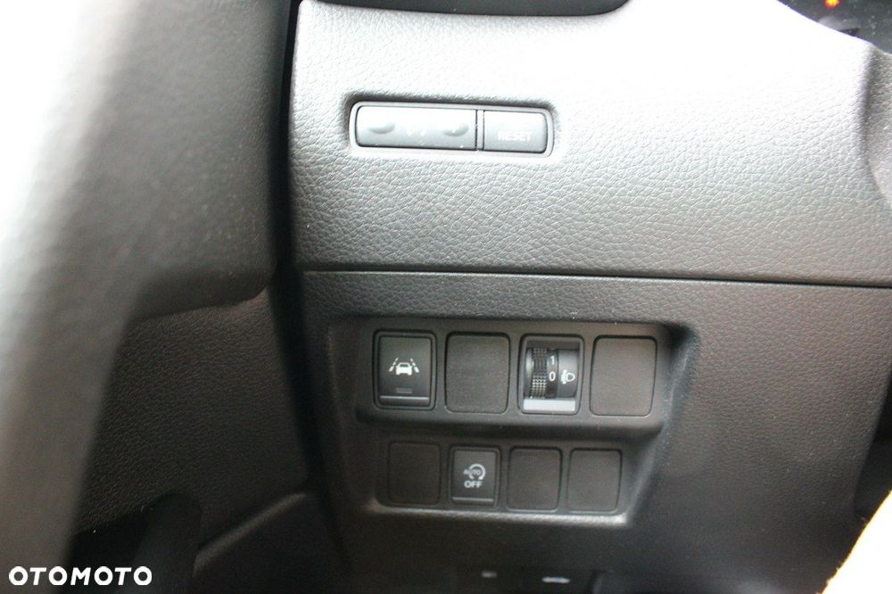 Nissan Qashqai 1.6 DIG-T N-Connecta - 27