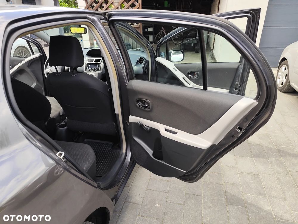 Toyota Yaris 1.4 D-4D Life - 32