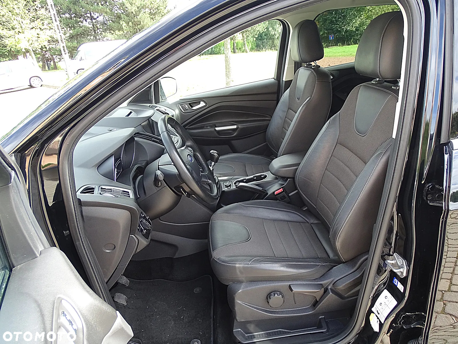 Ford Kuga 1.5 EcoBoost 2x4 Titanium - 24