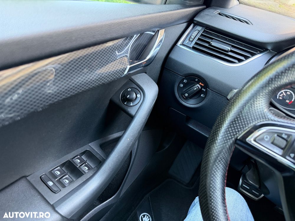 Skoda Octavia 2.0 TDI DSG RS - 15