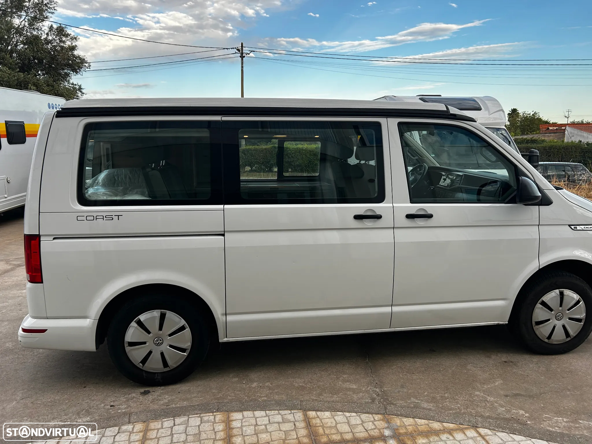 VW California Coast Volkswagen California Camper | 2 Camas – Dorme 4 Pessoas | Kitchenette + Cama no Teto - 3