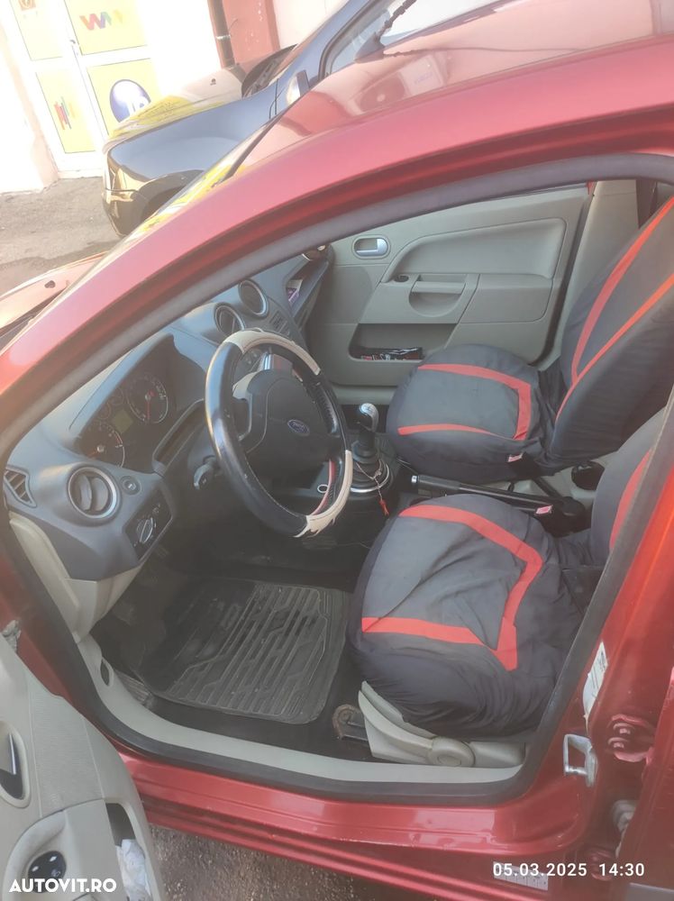 Ford Fiesta - 2