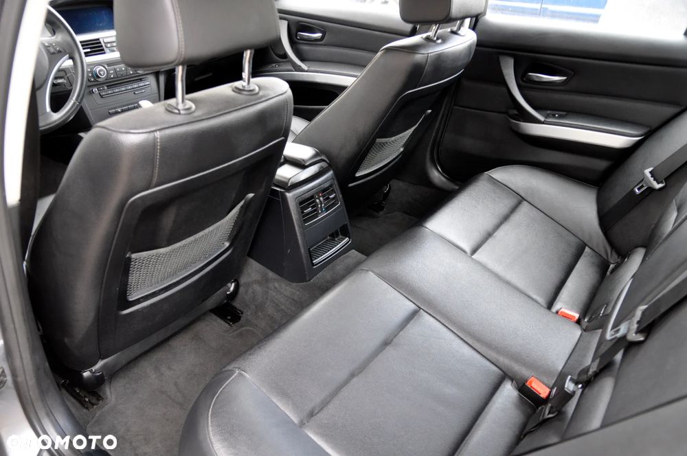 BMW Seria 3 318i Edition Sport - 6